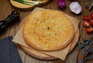 Пирог с зеленью и сыром